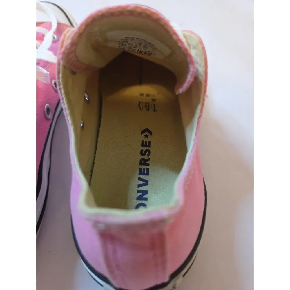 Converse Girls Size 2 Pink Low Top Sneakers